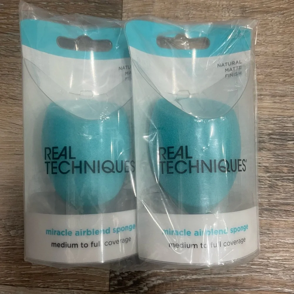 Real Techniques Miracle Complexion Makeup Sponge Lot/Set- Vibrant Orange/Blue